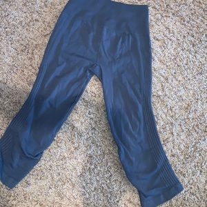 Lululemon cropped leggings.